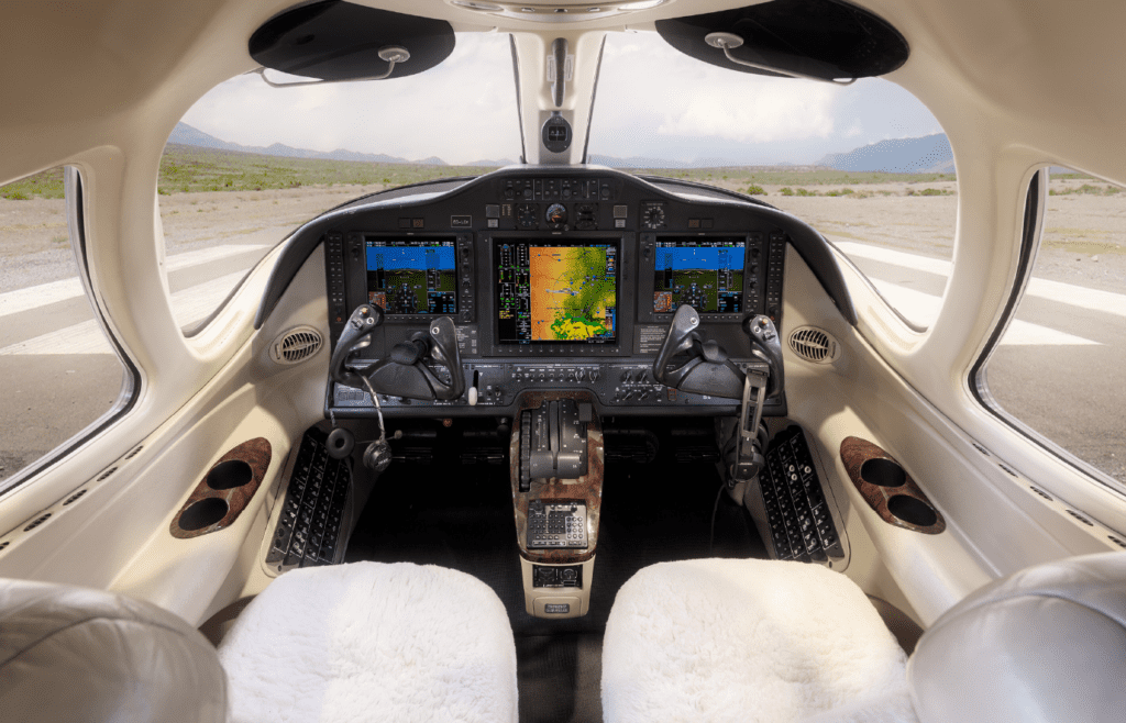 Heron-Aviation-charter-flight_Mustang_Cockpit